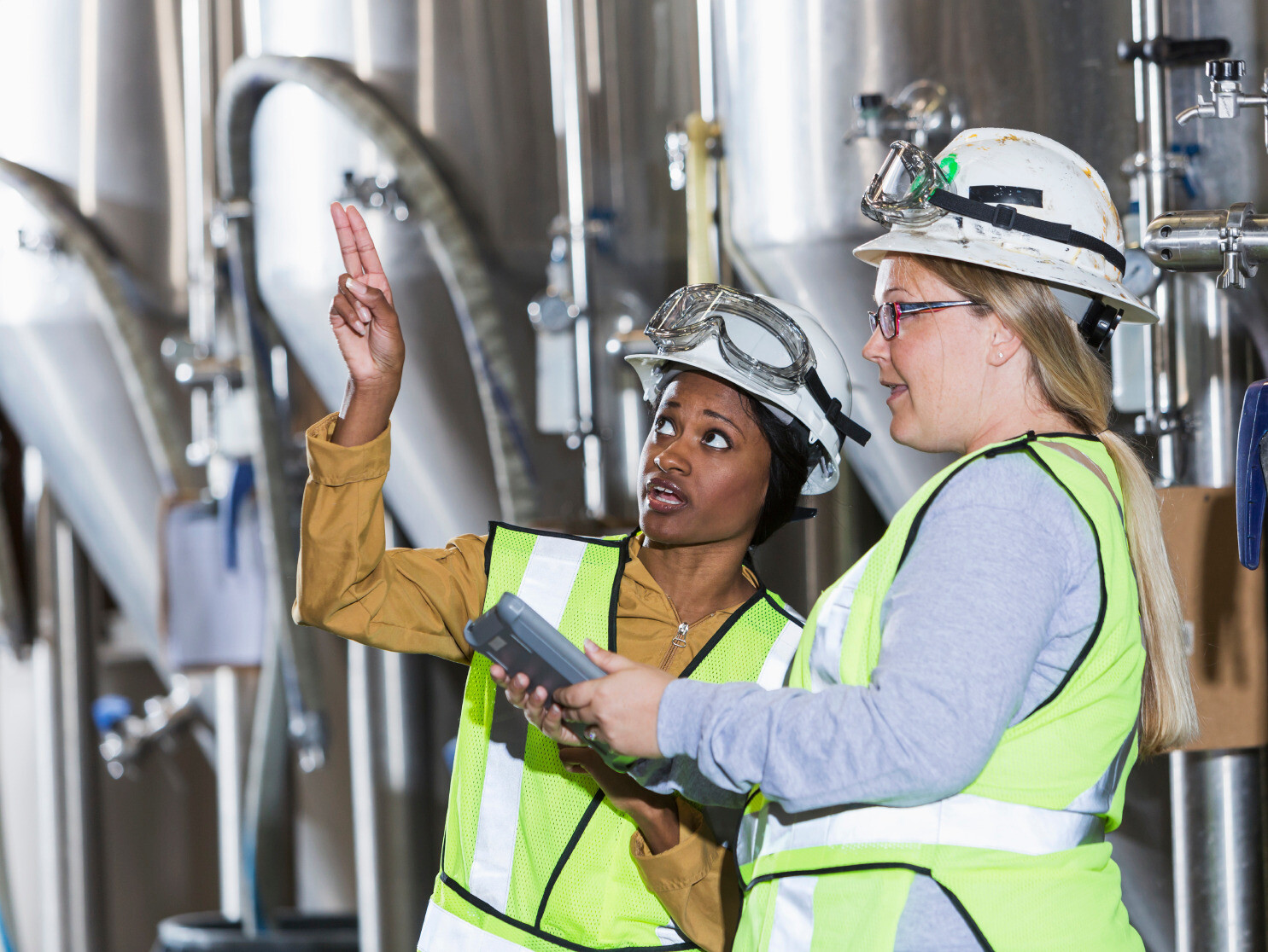 Technical operations assistants ensure the proper and efficient running of production plants.