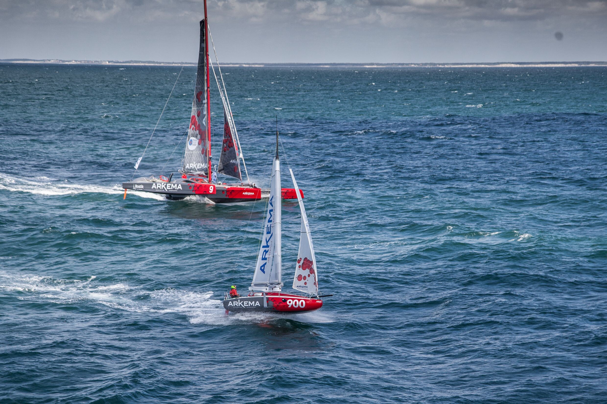 Le trimaran multi50 et le mini6.50