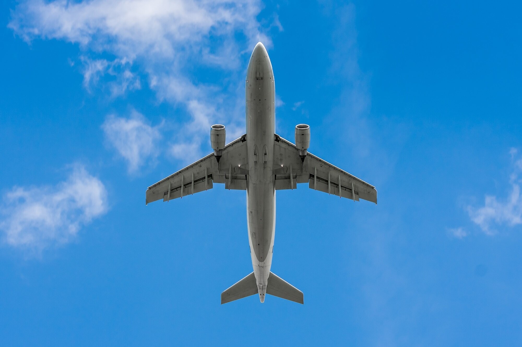 airplane illustration seen from the ground
