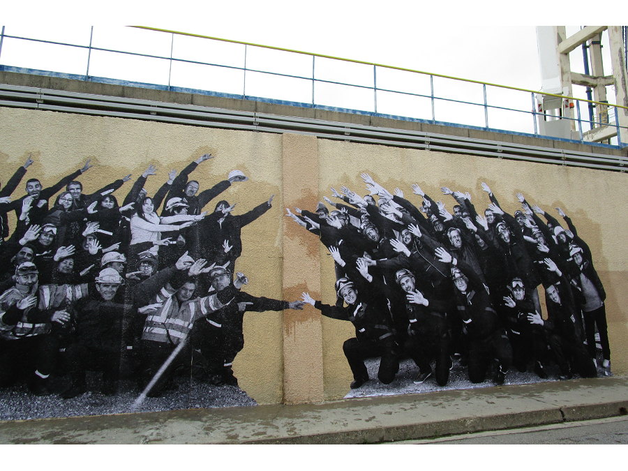 Saint-Auban accueille le street-artiste JR