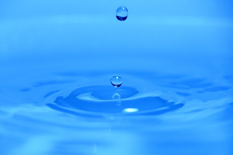 ARK_0013383_MD.jpg (Water drop)