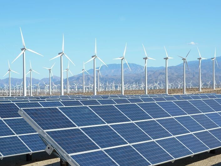 Paneaux solaires et éoliennes avec les produits d'Arkema