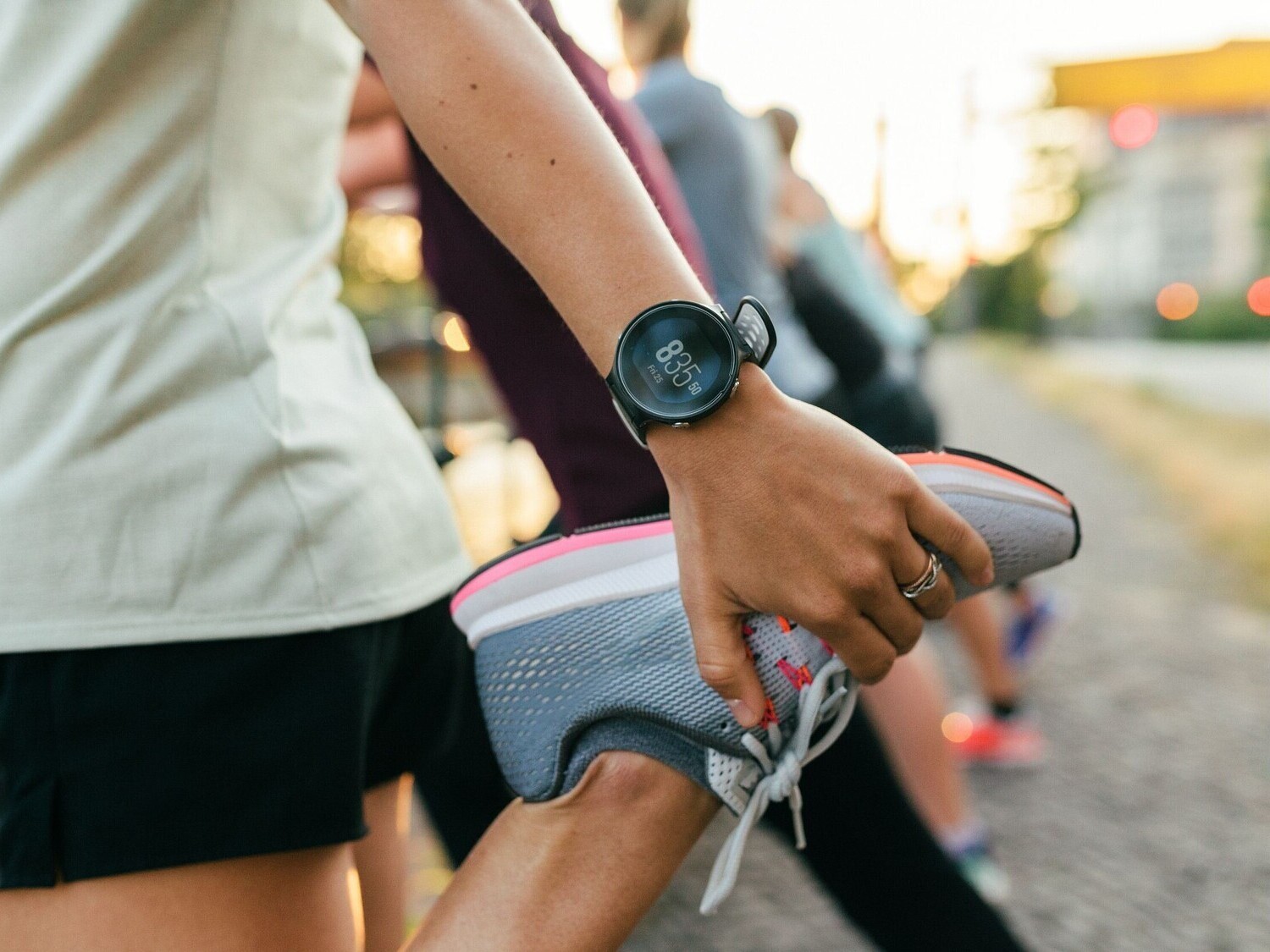 runner-with-smartwatch.jpg