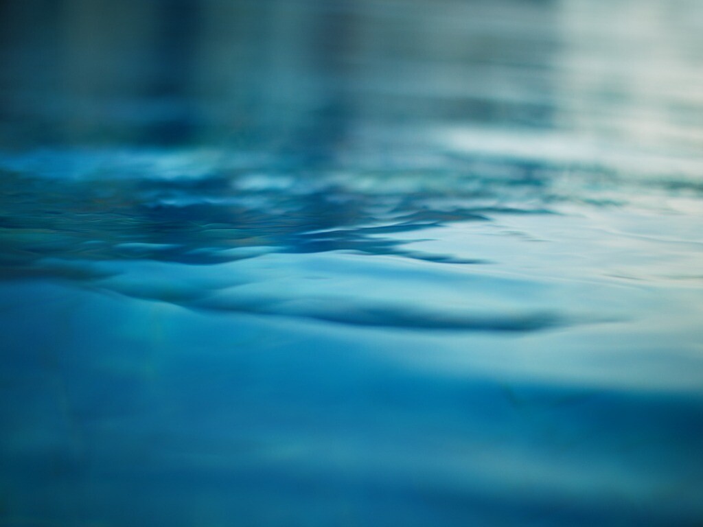 Water surface featuring scale dispersant